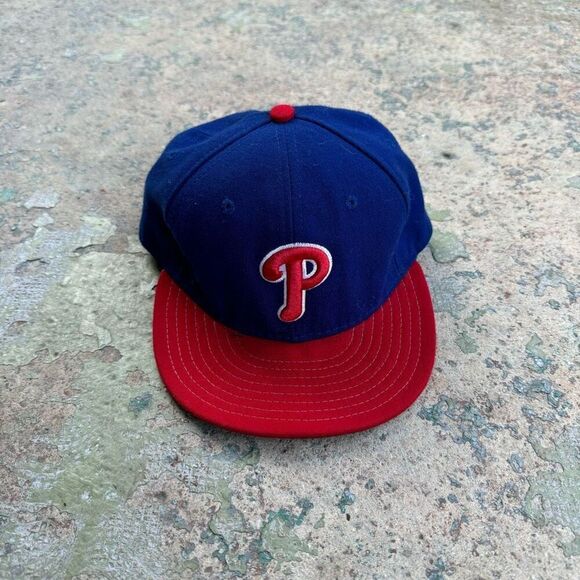 Philadelphia Phillies MLB Fitted Y2K Hat - Picture 1 of 4